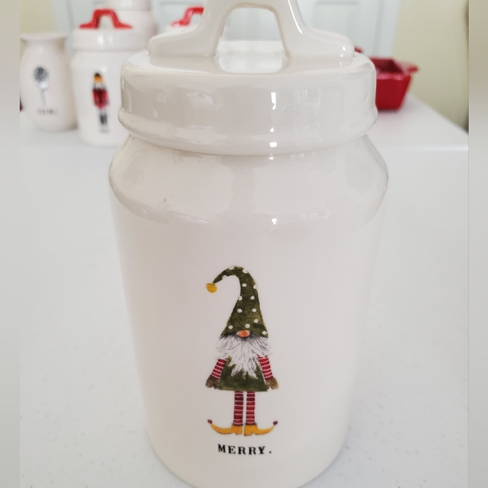 🎅🤶🎄 NEW RAE DUNN CHRISTMAS CANISTER, "MERRY." ELF/GNOME 🎄🤶🎅